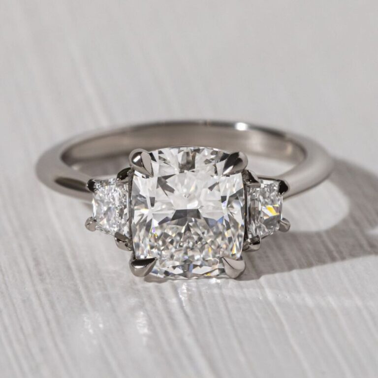 The Appeal of the Big Diamond Engagement Ring: A Trendy Affection and Story